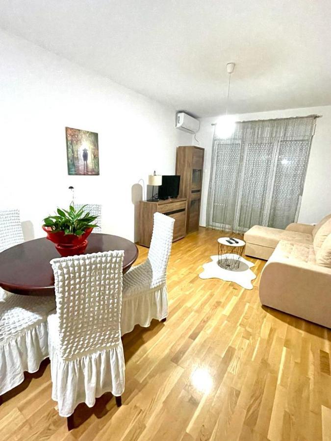Naki Apartmani 波德戈里察 外观 照片