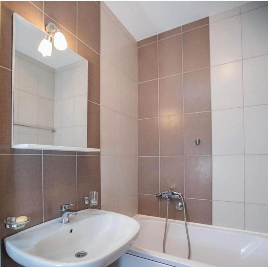 Naki Apartmani 波德戈里察 外观 照片